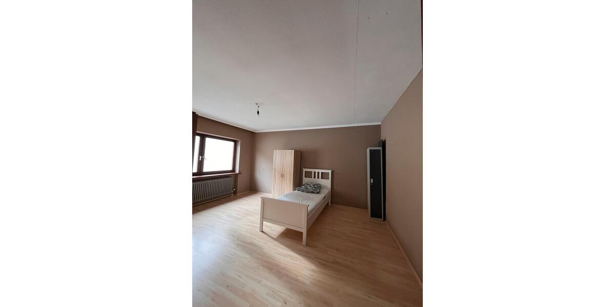 Etagenwohnung Baden-Baden Balg - 4 Zimmer, 120 m&sup2;, 1.200&euro; | Angebot:25017189