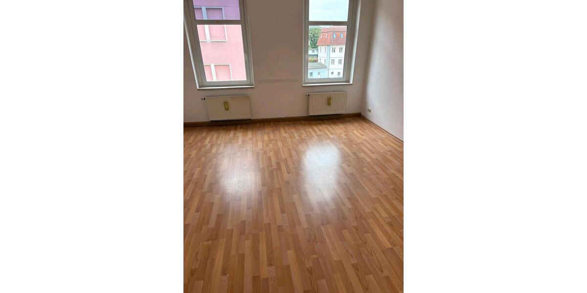 Etagenwohnung Werdau - 4 Zimmer, 92 m&sup2;, 500&euro; | Angebot:26529823