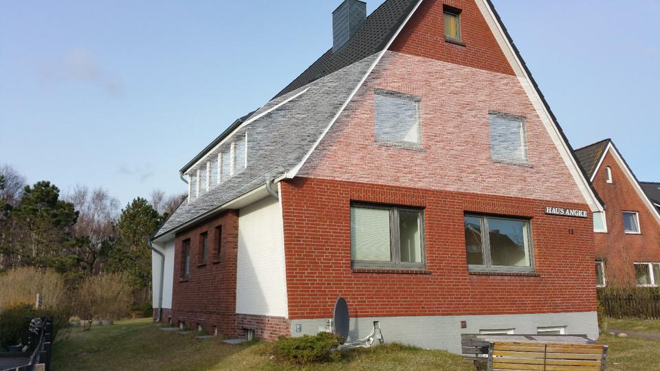 Dachgeschoßwohnung Nebel - 3.5 Zimmer, 71 m&sup2;, 1.100&euro; | Angebot:25988121