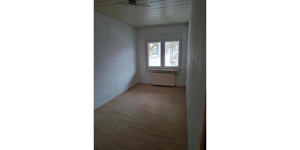 Etagenwohnung Idstein - 4 Zimmer, 100 m&sup2;, 700&euro; | Angebot:26033430