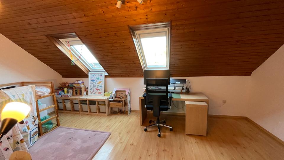 Dachgeschoßwohnung Düsseldorf Stadtbezirk 8 - 2 Zimmer, 50 m&sup2;, 700&euro; | Angebot:26024003