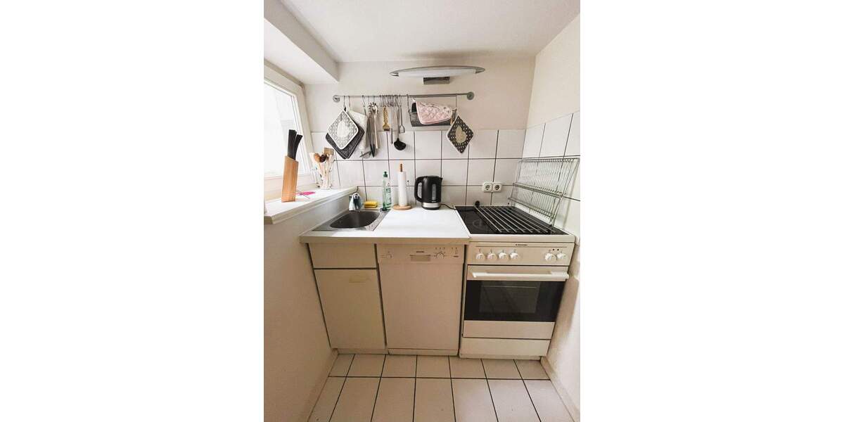 Alsternahes Wohnen im Alsterkamp! Helle möblierte Souterrainwohnung! 2 zimmer