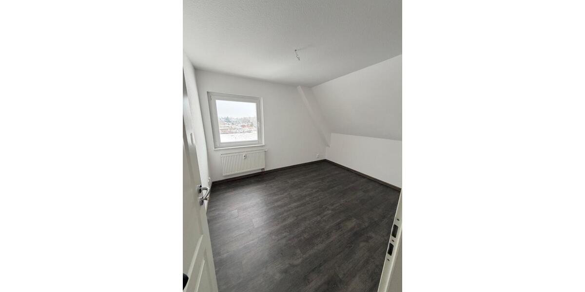 Dachgeschoßwohnung Bitterfeld-Wolfen Bitterfeld - 3 Zimmer, 70 m&sup2;, 650&euro; | Angebot:25588782