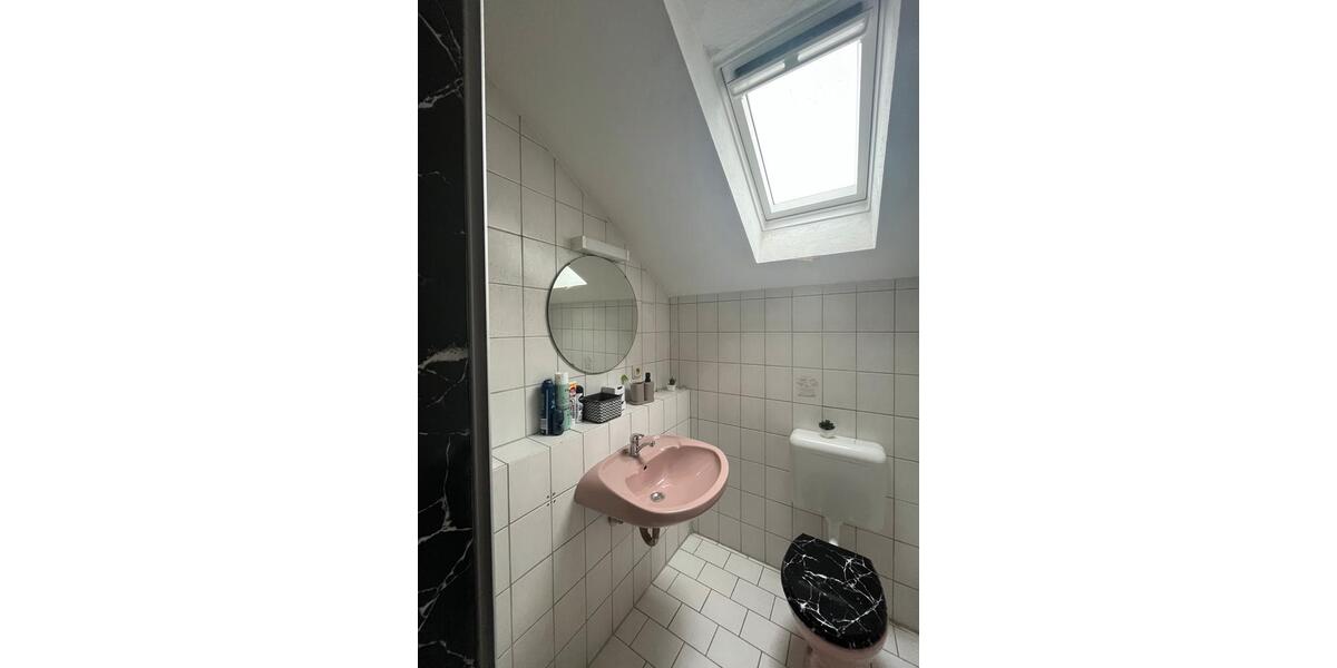 Dachgeschoßwohnung Kaiserslautern Einsiedlerhof - 1 Zimmer, 25 m&sup2;, 600&euro; | Angebot:26679537