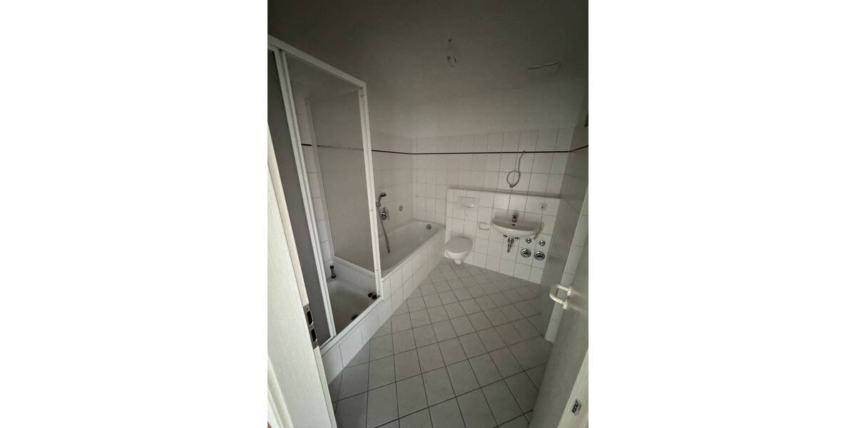 Wohnen über der Stadt schöne 4-R.-Wohnung,BLK ca.95m² in MD-Stadtfeld Ost vermieten ! 4 zimmer