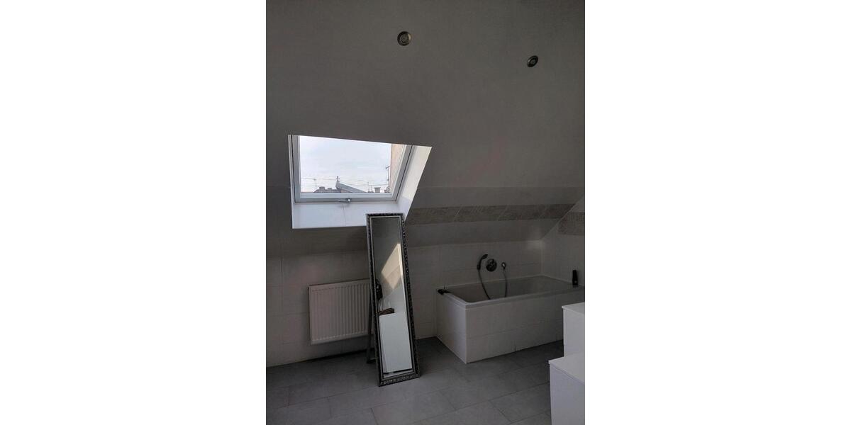 Bauernhaus, Landhaus Lauda-Königshofen Königshofen - 4 Zimmer, 180 m&sup2;, 1.750&euro; | Angebot:25146955