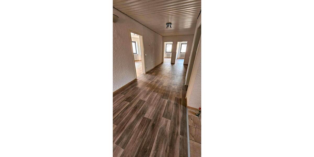 Etagenwohnung Waldmünchen - 6 Zimmer, 240 m&sup2;, 900&euro; | Angebot:26636867