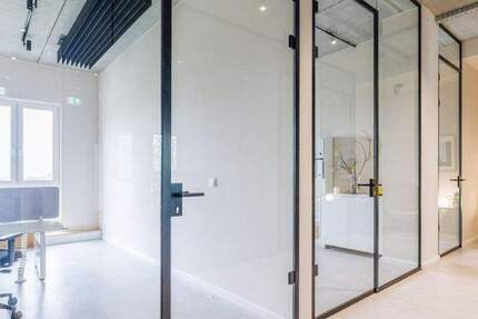 Double Office mit Rheinblick: flexibel, möbliert, ideal für zwei zimmer