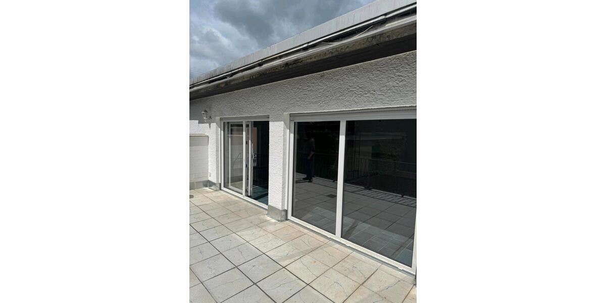 Maisonettenwohnung Wiesbaden Schierstein - 3.5 Zimmer, 136 m&sup2;, 1.500&euro; | Angebot:26639046