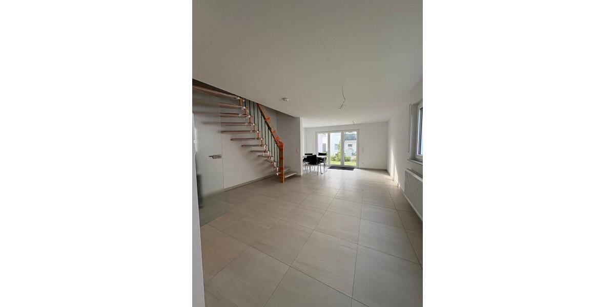 Etagenwohnung Pfedelbach - 5 Zimmer, 117 m&sup2;, 1.430&euro; | Angebot:25081867