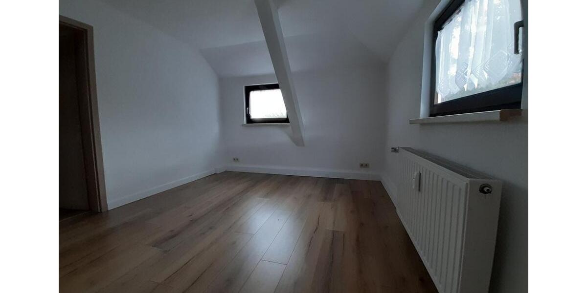 Dachgeschoßwohnung Lunzenau - 2 Zimmer, 43 m&sup2;, 250&euro; | Angebot:18969706