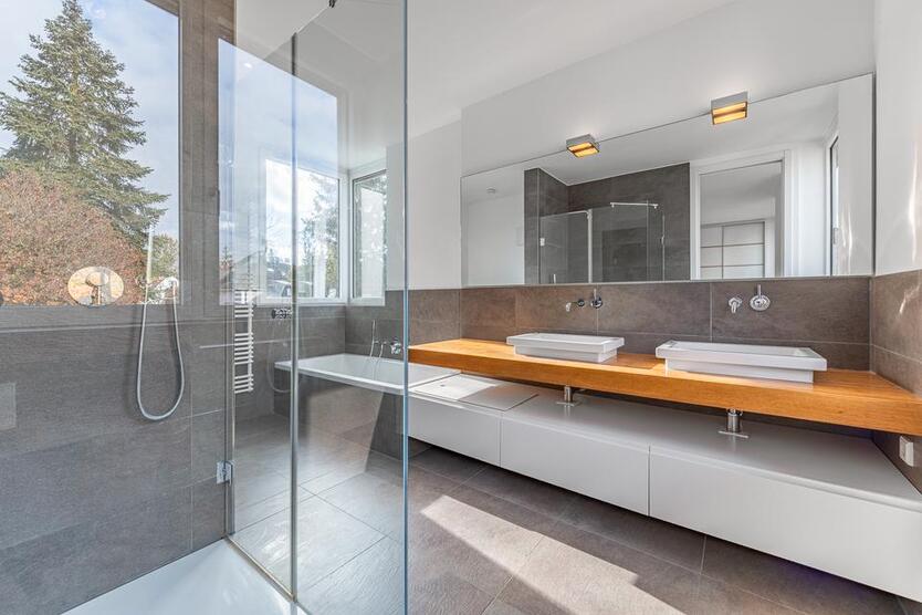 Zur Miete: Luxuriöses Wohnen auf 3 Zimmern in Waldtrudering! zimmer