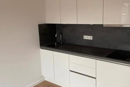 Helle & moderne 1-Zimmer-Wohnung in Frankfurt - teilmöbliert! zimmer