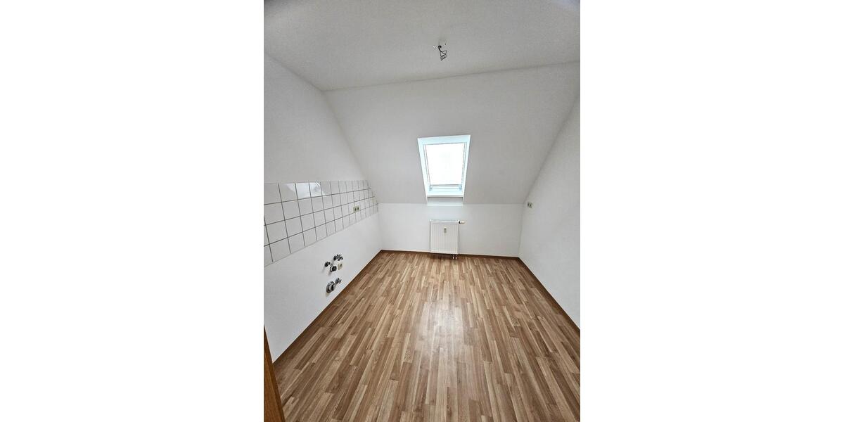 Dachgeschoßwohnung Ehrenfriedersdorf - 2 Zimmer, 59 m&sup2;, 351&euro; | Angebot:24749315