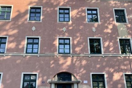Renovierte Zweiraumwohnung in Zentrumsnähe zimmer