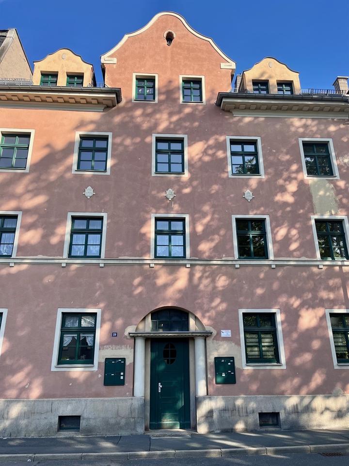 Renovierte Zweiraumwohnung in Zentrumsnähe zimmer