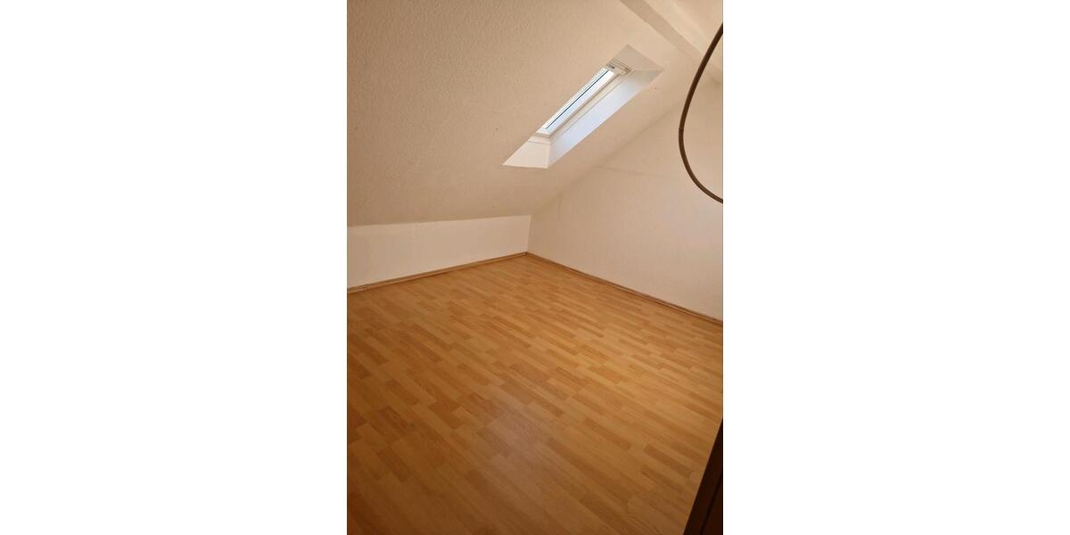 Dachgeschoßwohnung Forchheim - 3 Zimmer, 75 m&sup2;, 800&euro; | Angebot:26681368