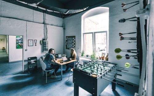 Renovierte Tuchfabrik in Aachen: Flexible Arbeitsplätze & Büroräume zimmer