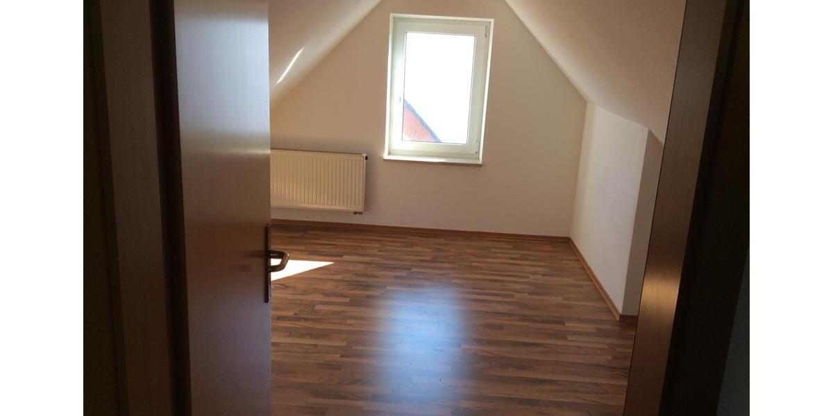 Dachgeschoßwohnung Nördlingen - 3 Zimmer, 90 m&sup2;, 750&euro; | Angebot:26234769