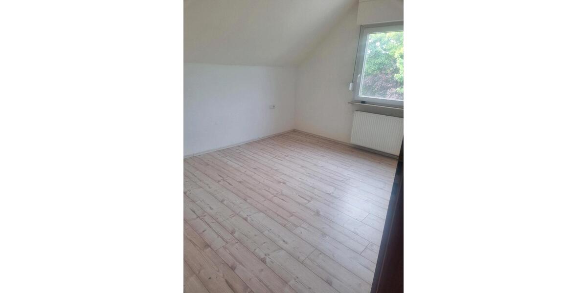 Dachgeschoßwohnung Münster (Hessen) - 3 Zimmer, 68 m&sup2;, 850&euro; | Angebot:26686095
