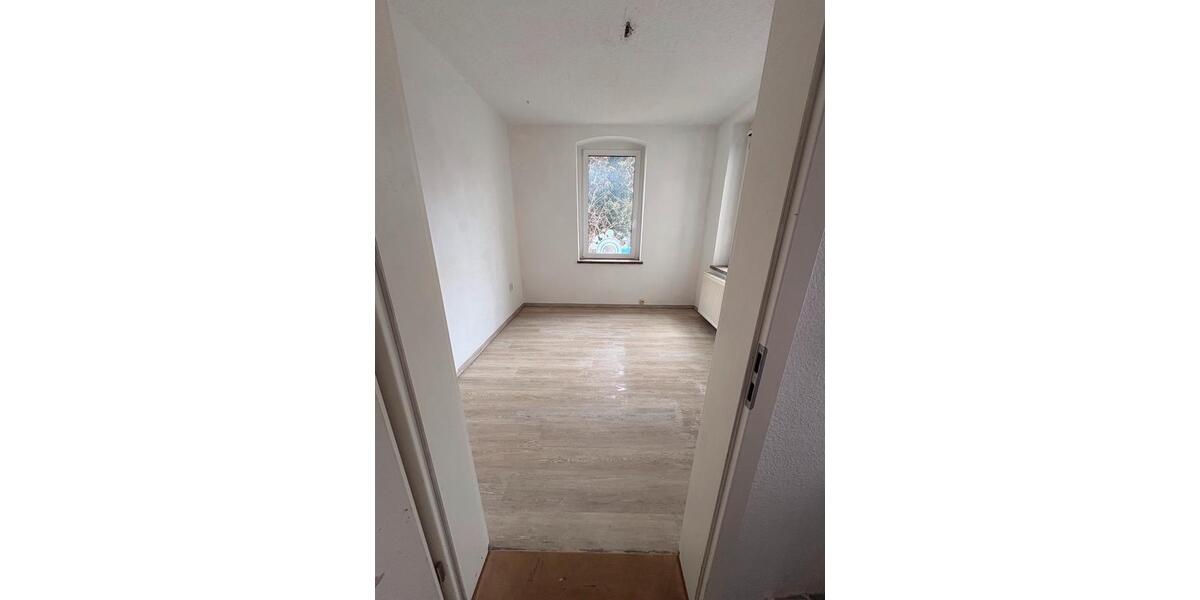 Erdgeschoßwohnung Eisenach - 2 Zimmer, 63 m&sup2;, 595&euro; | Angebot:26248472