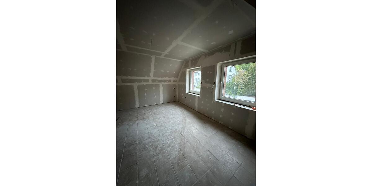 Dachgeschoßwohnung Sundern (Sauerland) - 3 Zimmer, 89 m&sup2;, 750&euro; | Angebot:26662278