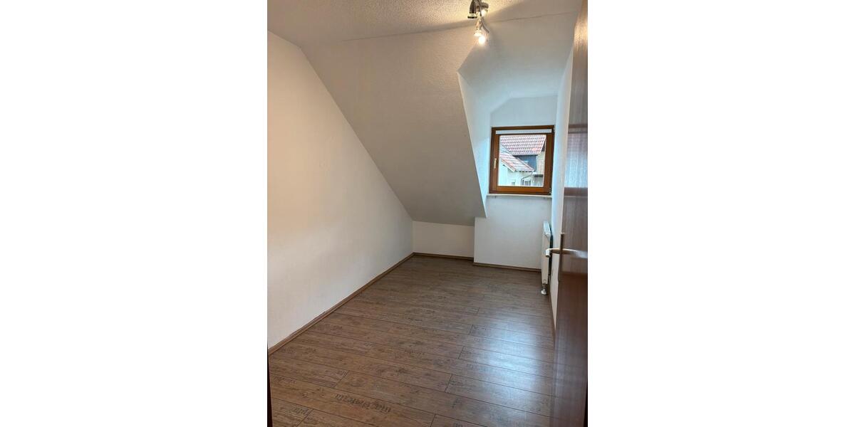 Dachgeschoßwohnung Gaildorf - 3 Zimmer, 50 m&sup2;, 550&euro; | Angebot:26683050