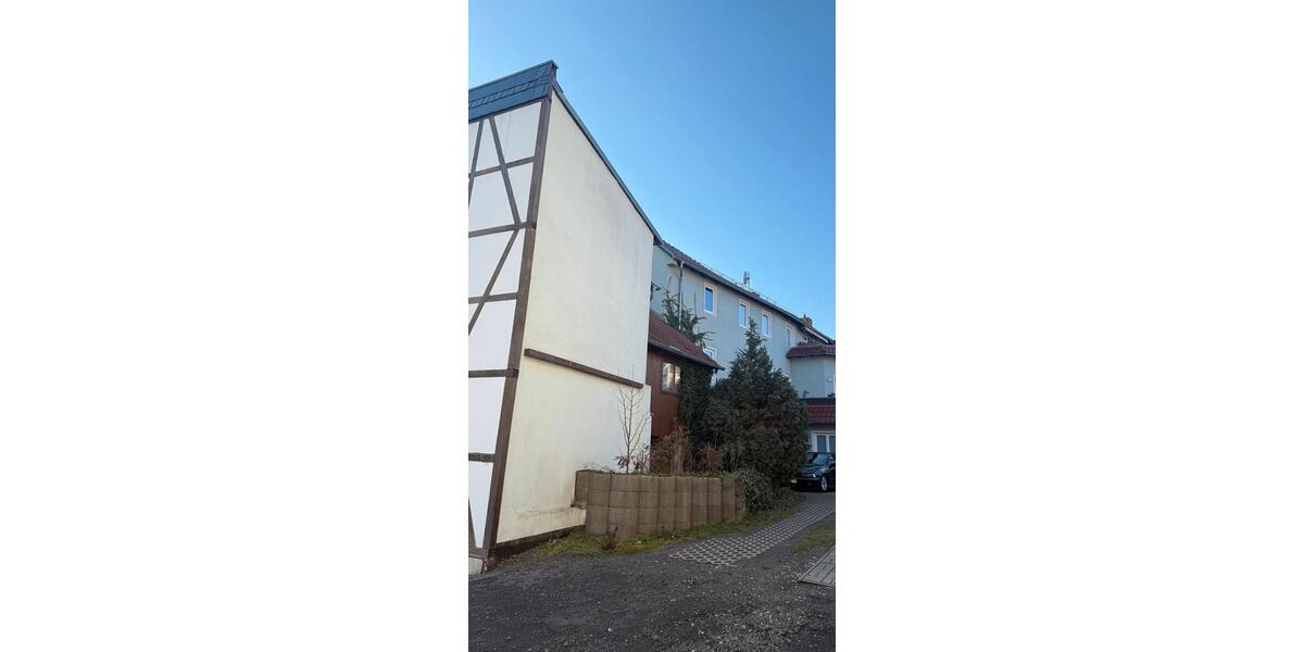 Etagenwohnung Saalfeld (Saale) - 11 Zimmer, 300 m&sup2;, 25&euro; | Angebot:25881780
