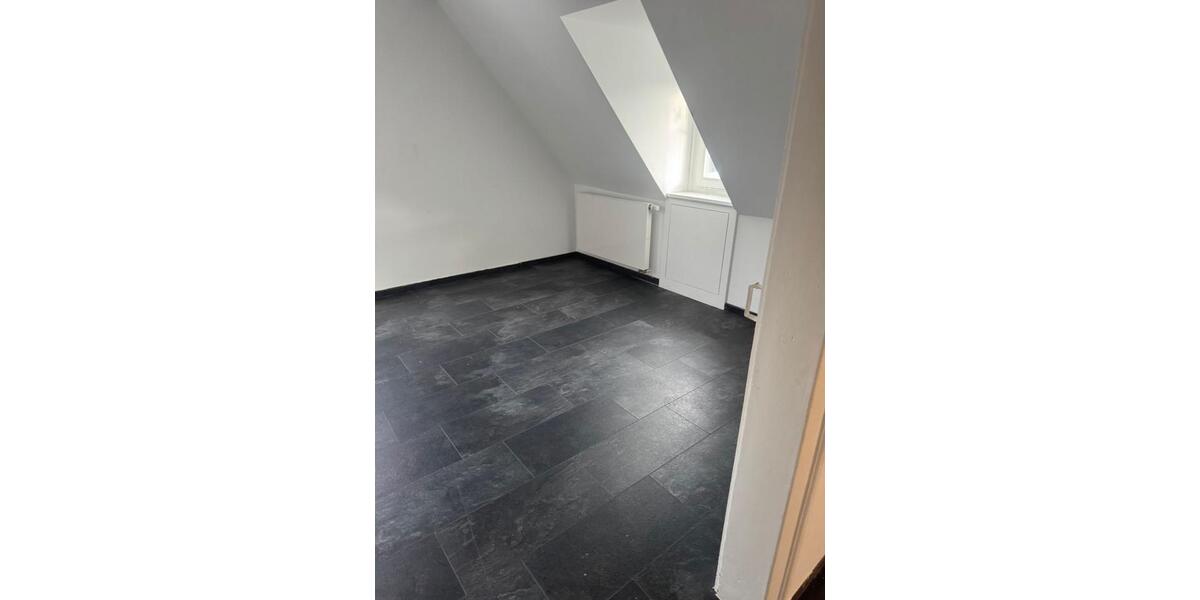 Dachgeschoßwohnung Schwäbisch Hall - 5 Zimmer, 110 m&sup2;, 750&euro; | Angebot:24604042