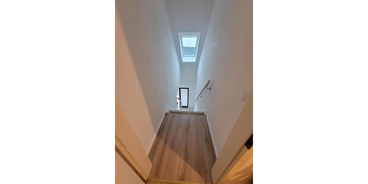 Dachgeschoßwohnung Wulkenzin - 3 Zimmer, 116 m&sup2;, 1.300&euro; | Angebot:24842216