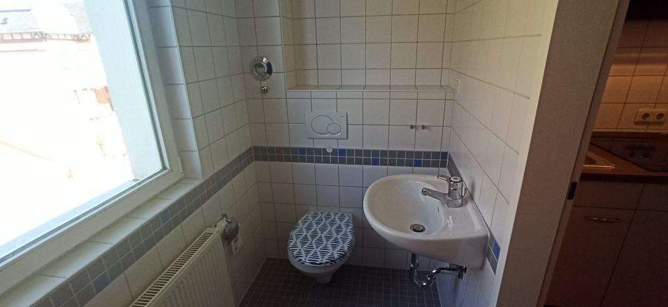 Dachgeschoßwohnung Weißenfels - 1 Zimmer, 33 m&sup2;, 270&euro; | Angebot:26394650