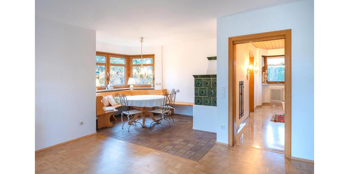 Lichtdurchflutetes Einfamilienhaus mit Süd-Ostterrasse und schönem Garten 6 zimmer