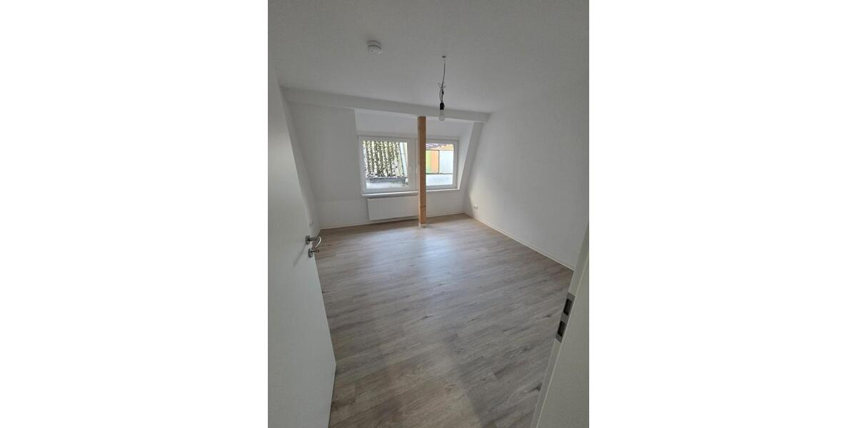 Etagenwohnung Heide - 4 Zimmer, 90 m&sup2;, 950&euro; | Angebot:25571425