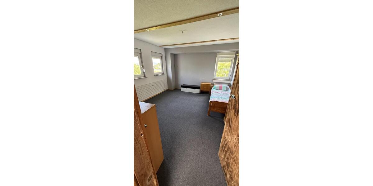 Dachgeschoßwohnung Hochdorf - 4.5 Zimmer, 135 m&sup2;, 900&euro; | Angebot:25789597