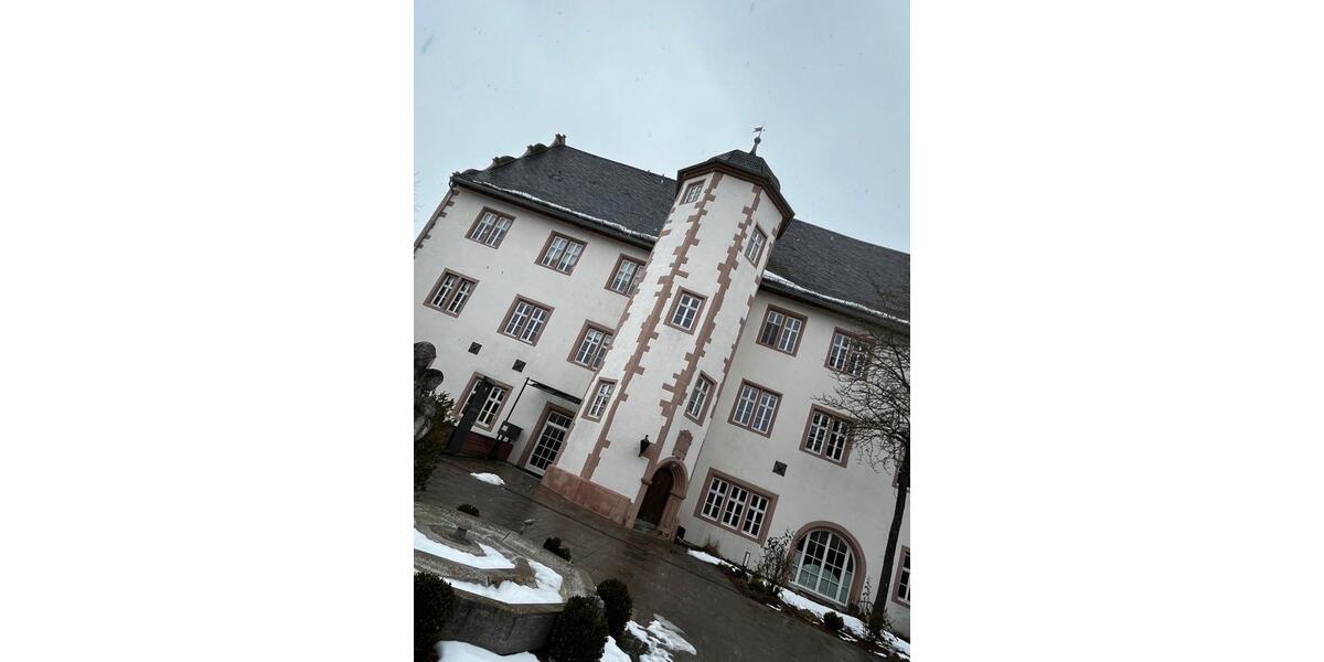 Etagenwohnung Gerolzhofen - 4 Zimmer, 150 m&sup2;, 1.237&euro; | Angebot:26561178