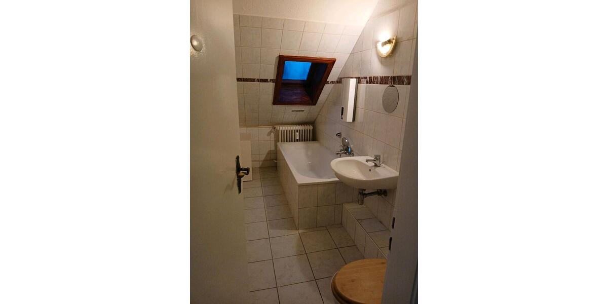 Dachgeschoßwohnung Aldenhoven - 4 Zimmer, 98 m&sup2;, 784&euro; | Angebot:24654478