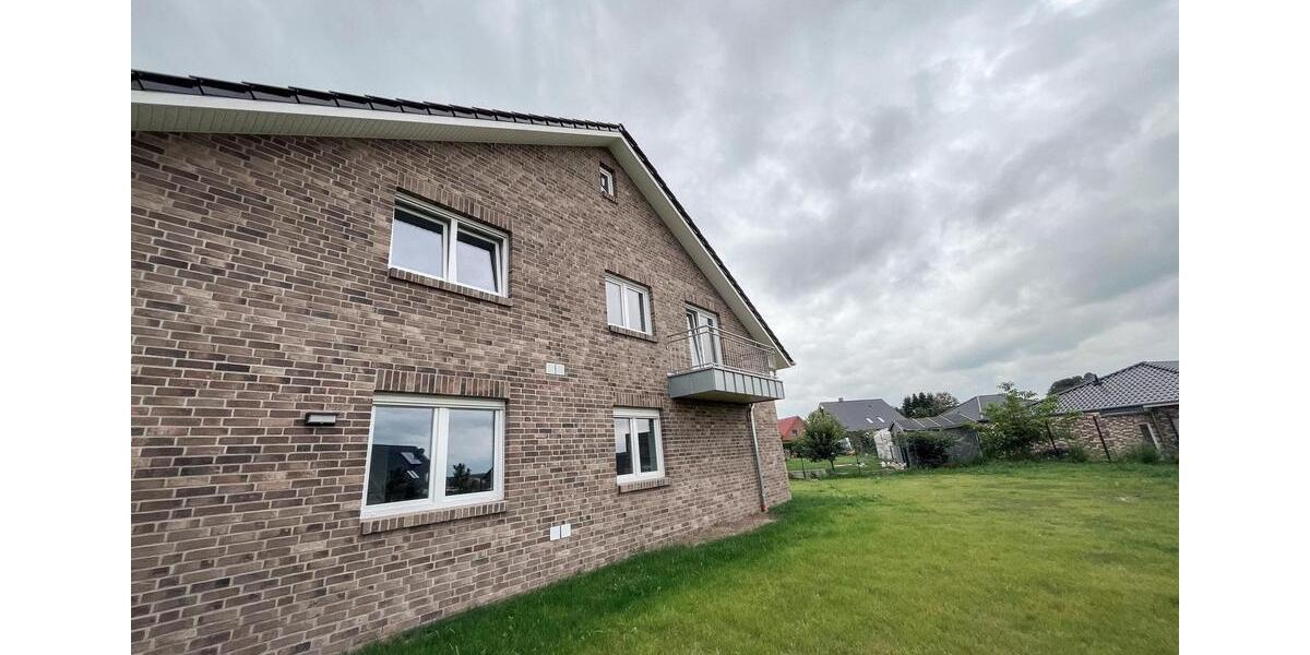 Neubau mit Balkon: Attraktive 4-Zimmer-Wohnung in Uchte 4 zimmer