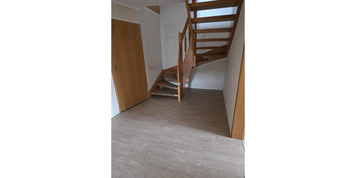 Dachgeschoßwohnung Bad Zwesten - 4 Zimmer, 92 m&sup2;, 550&euro; | Angebot:23138166