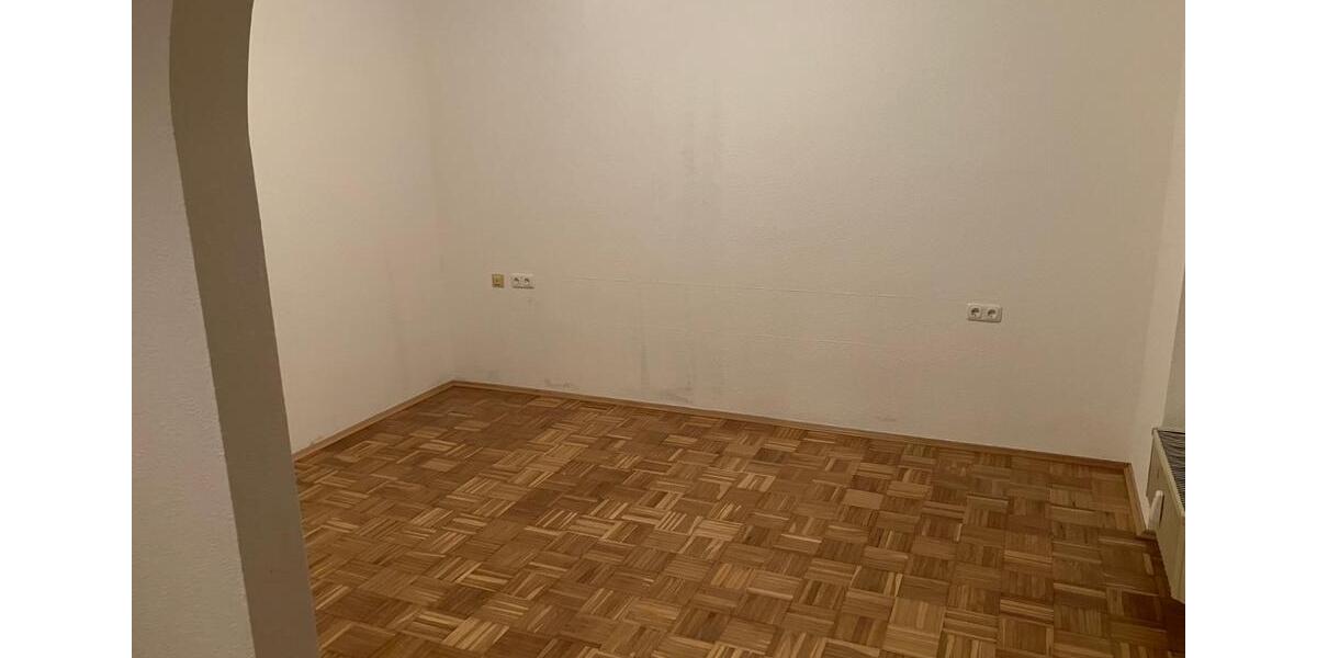 Erdgeschoßwohnung Burghaslach - 4 Zimmer, 125 m&sup2;, 750&euro; | Angebot:25451212