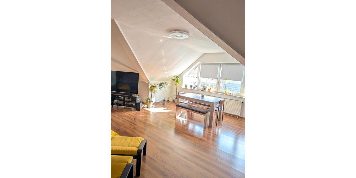 Dachgeschoßwohnung Wehretal - 4 Zimmer, 78 m&sup2;, 410&euro; | Angebot:26254536