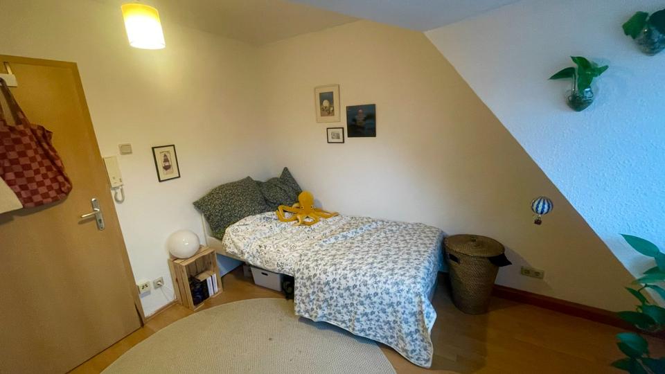 Etagenwohnung Siegen - 5 Zimmer, 12 m&sup2;, 250&euro; | Angebot:24868570