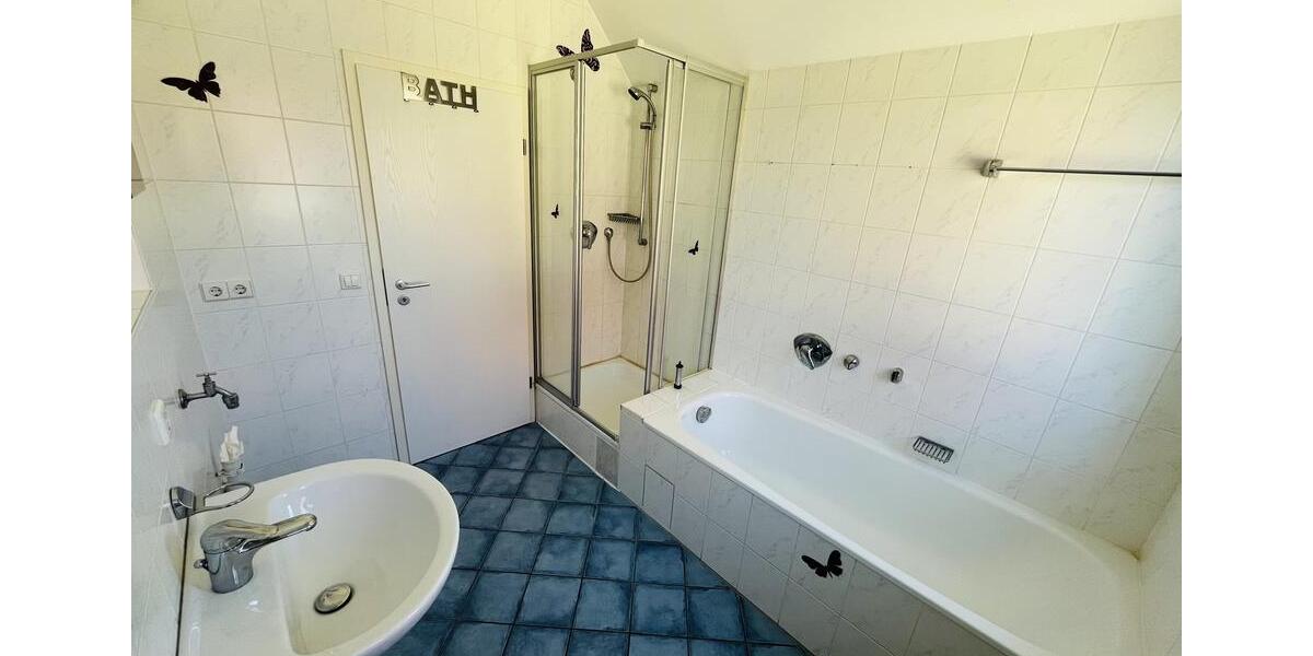 Dachgeschoßwohnung Bad Rappenau - 2.5 Zimmer, 67 m&sup2;, 950&euro; | Angebot:25960105