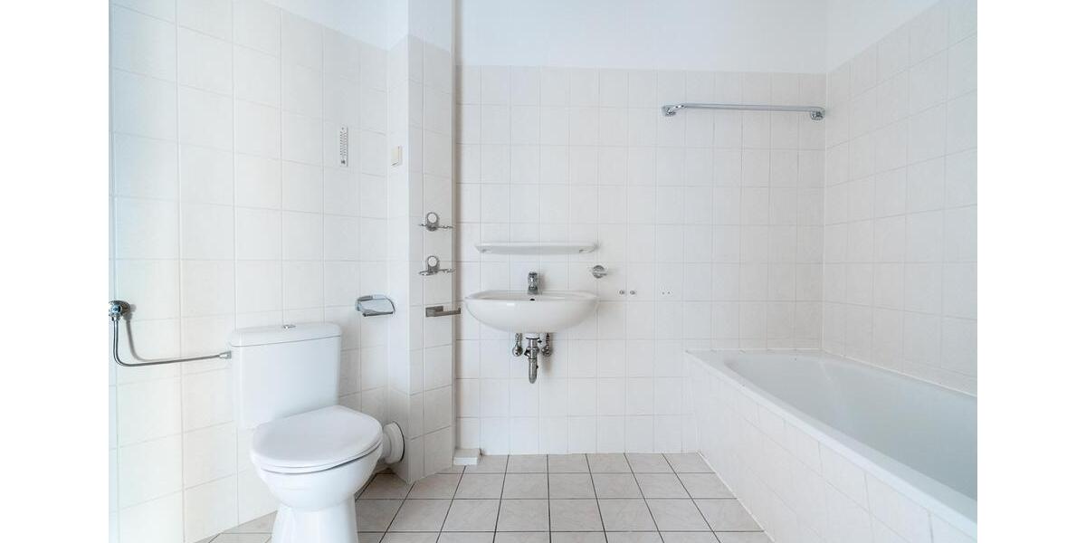 Moderne Dachgeschosswohnung mit sonnigem Westbalkon in zentraler Lage von Pulsnitz 3 zimmer