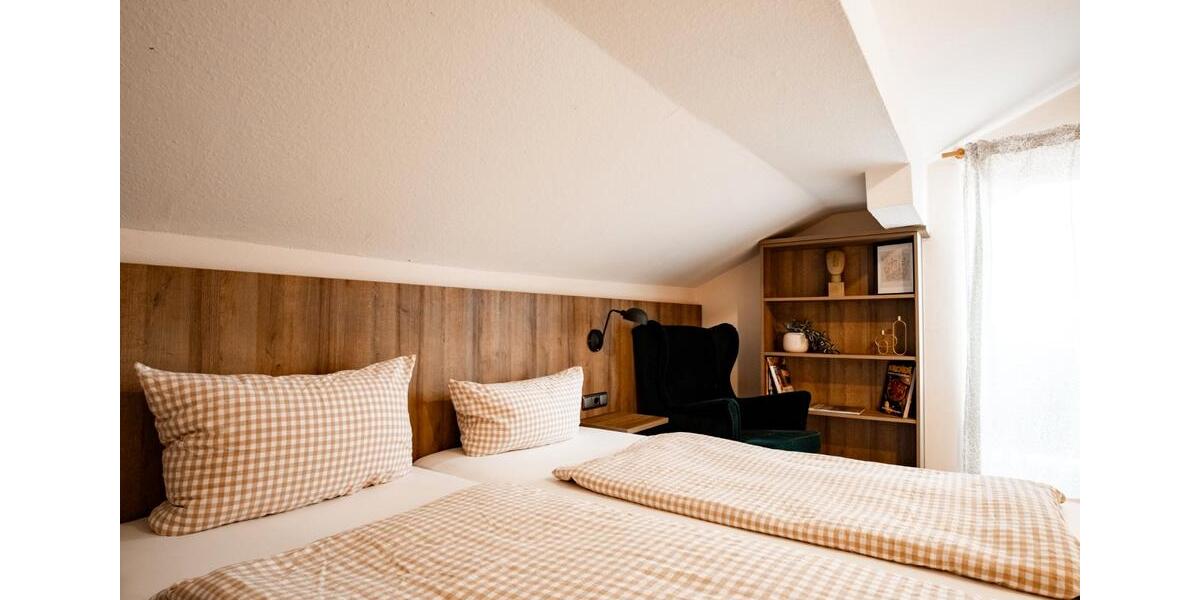 Dachgeschoßwohnung Vogtareuth - 1 Zimmer, 25 m&sup2;, 650&euro; | Angebot:26620686