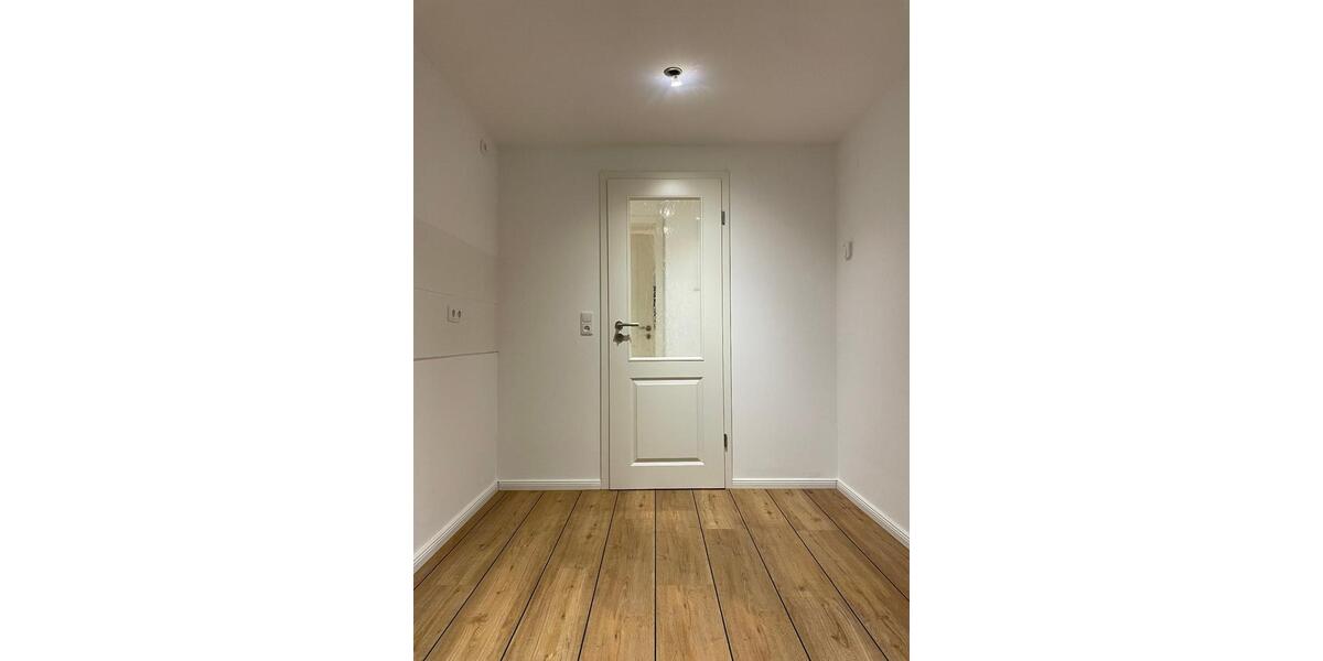 4 Zimmer | Souterrain | Terrasse | Fußbodenheizung | Dusche und Wanne | Stellplatz mgl. 4 zimmer