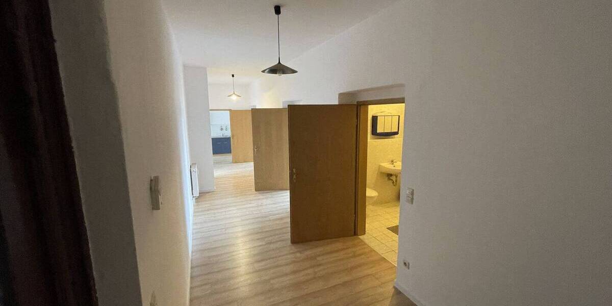 Etagenwohnung Görlitz Innenstadt - 3 Zimmer, 86 m&sup2;, 435&euro; | Angebot:26042932