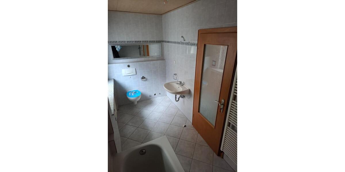 Etagenwohnung Barntrup - 3 Zimmer, 114 m&sup2;, 550&euro; | Angebot:24930523