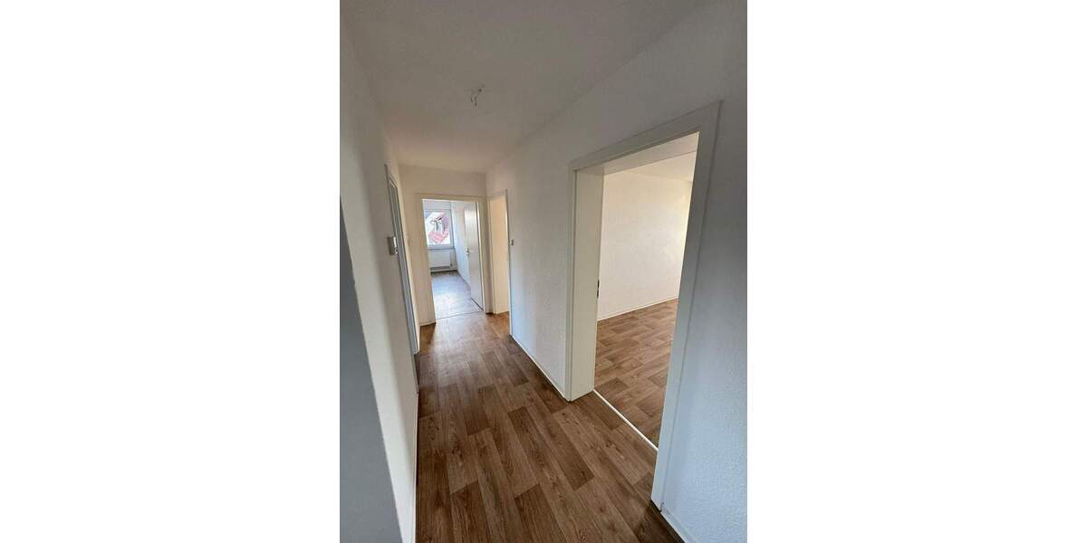 Etagenwohnung Lauenförde - 3 Zimmer, 67 m&sup2;, 385&euro; | Angebot:24807957