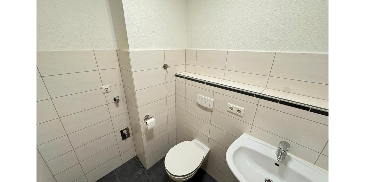 Erdgeschoßwohnung Halle (Saale) Am Wasserturm/Thaerviertel - 4 Zimmer, 96 m&sup2;, 795&euro; | Angebot:26660646