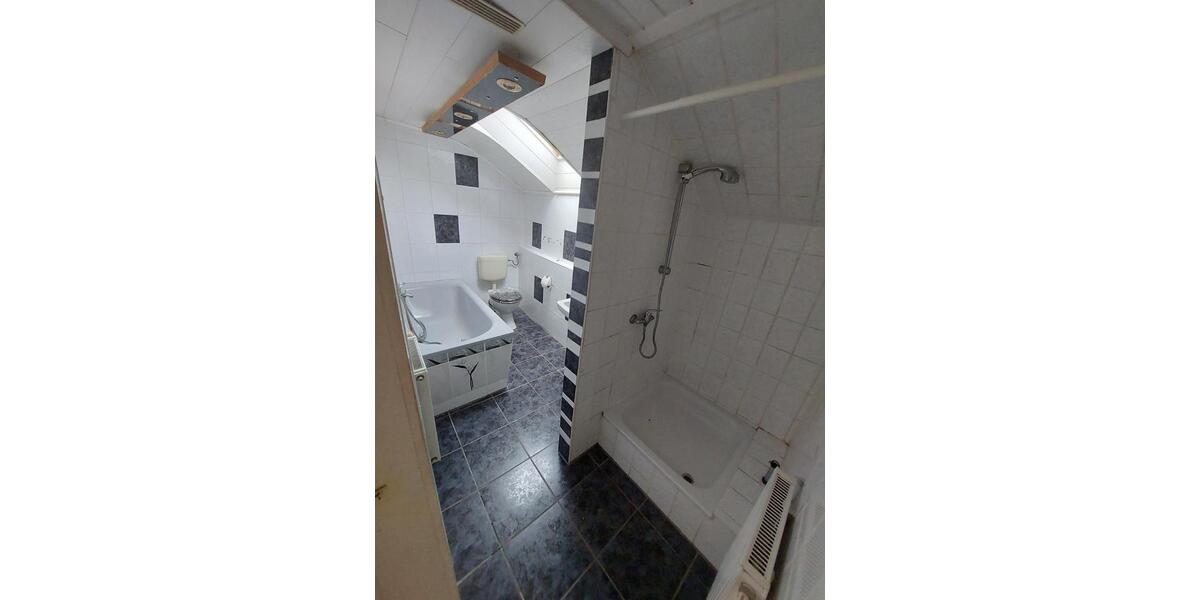 Dachgeschoßwohnung Altenburg - 2 Zimmer, 50 m&sup2;, 470&euro; | Angebot:26338481